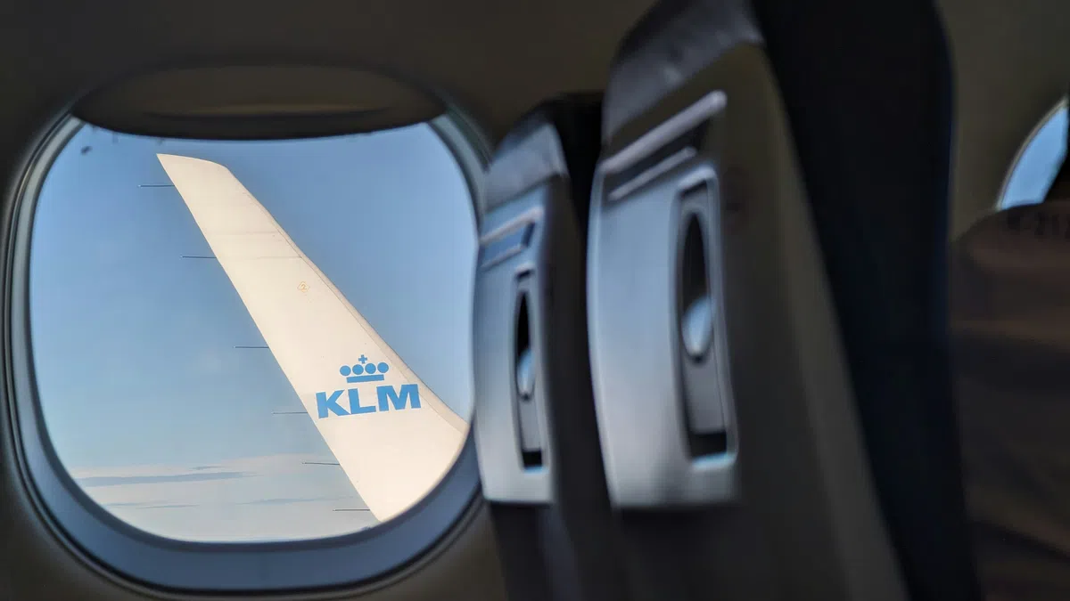 KLM offers free Starlink wifi on long flights