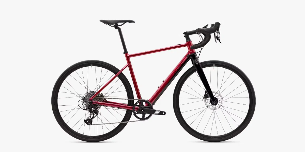 Decathlon's nieuwe elektrische racefiets ziet eruit als een gewone fiets