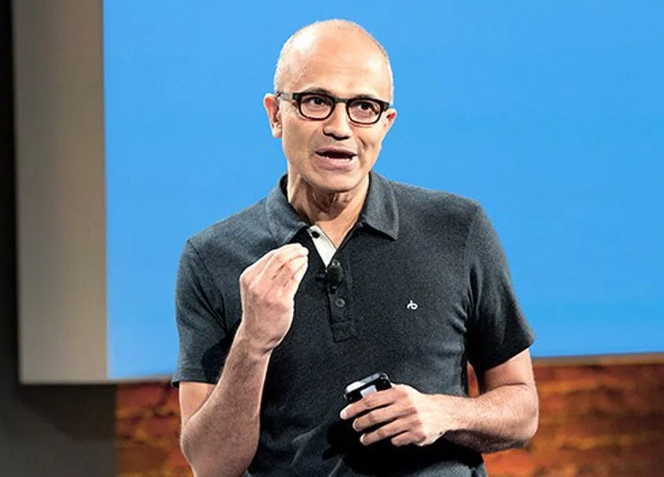 Nadella pleit voor noodrem voor AI-modellen