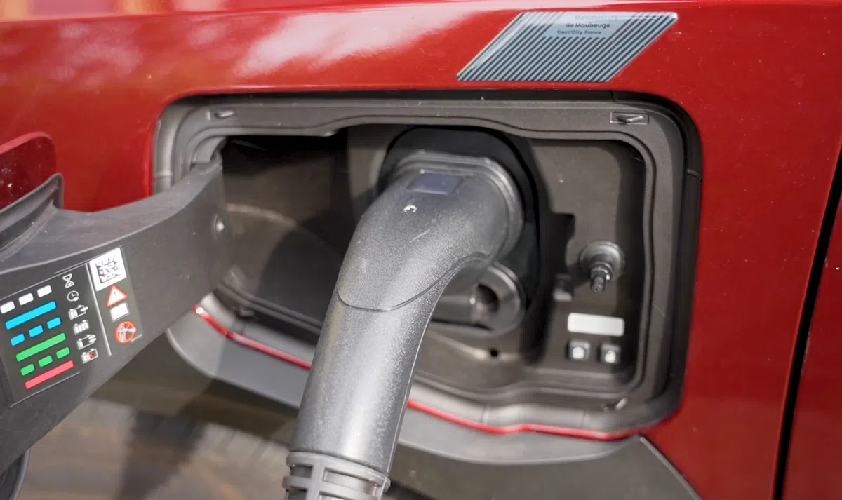 Je auto als buurtaccu: eerste V2G-test in Winsum