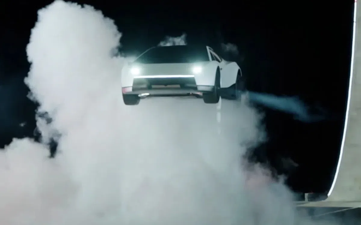 Tesla's kickflippende Roadster: een marketingstunt?