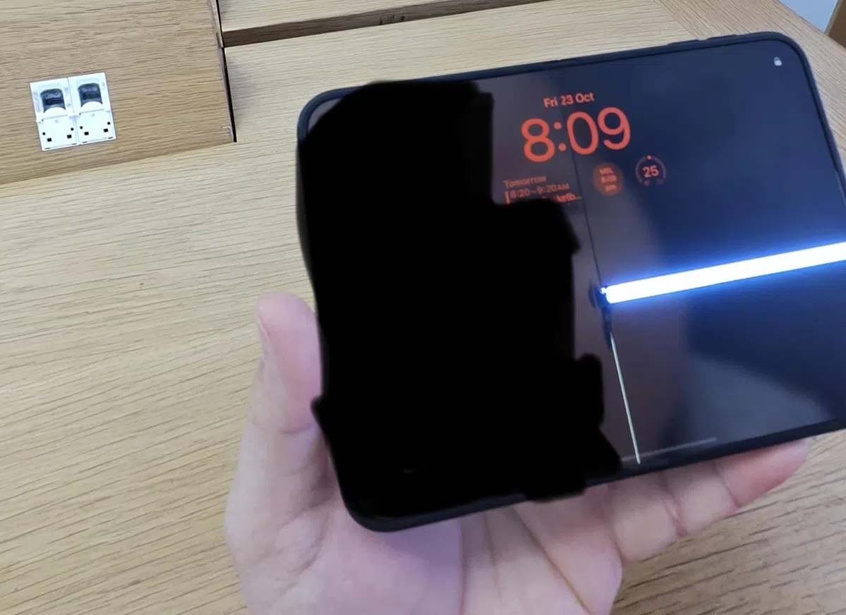 Screen Issues with New iPhone Duo