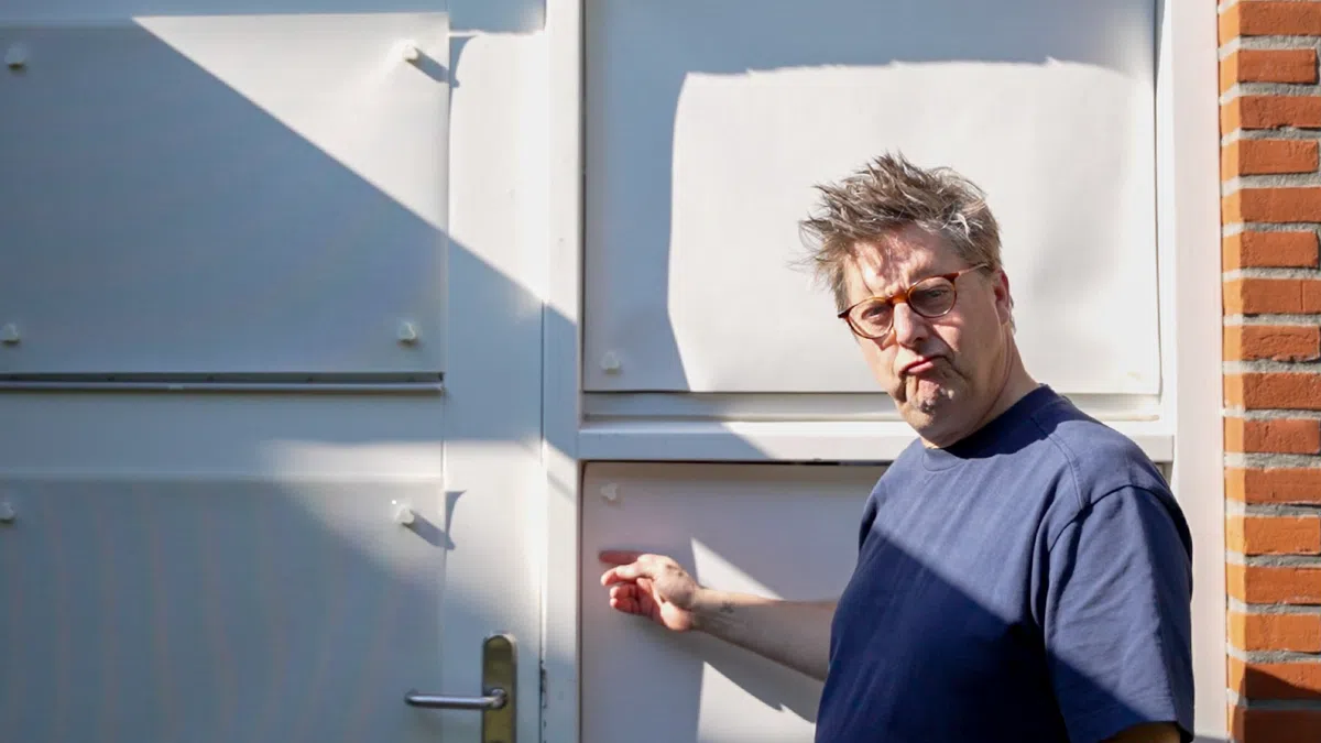 Code RED: Air Conditioning or Screens?